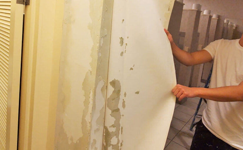 Transform Your Walls: How to Remove Old Wallpaper Like a Pro