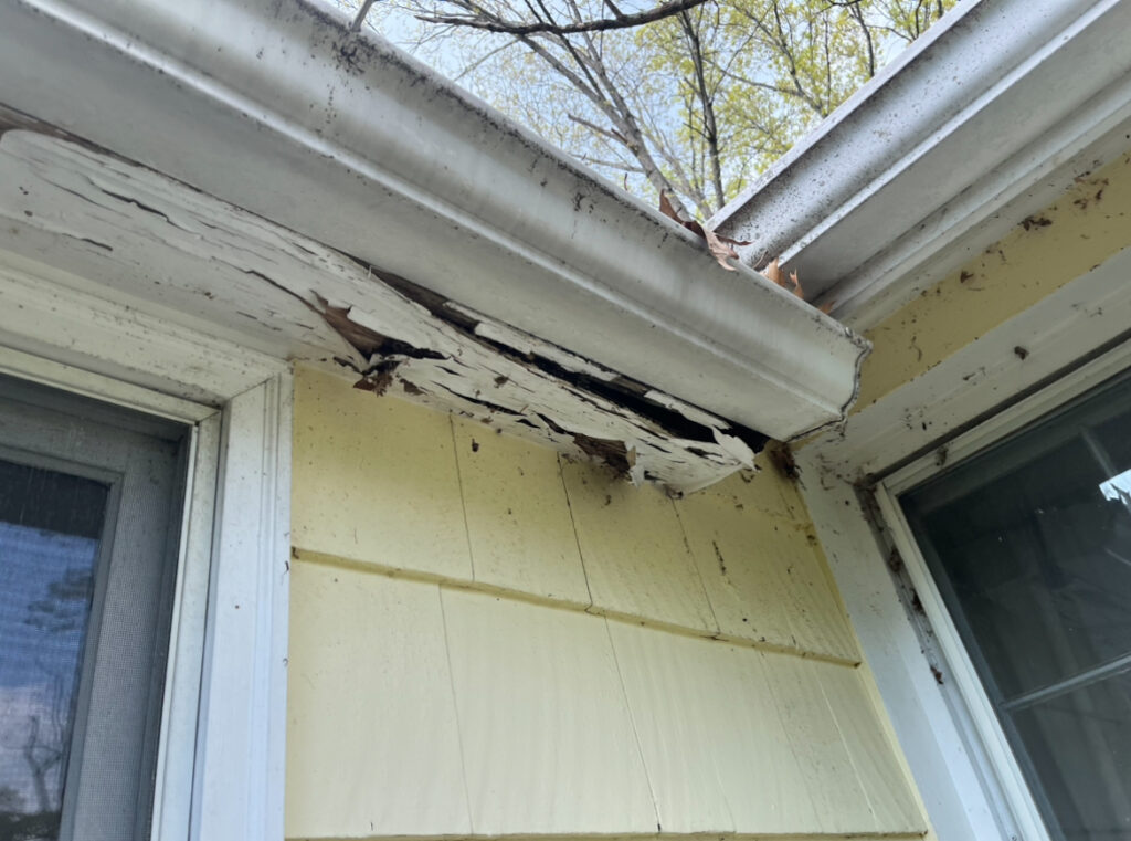 Rotten soffit trim carpentry replacement